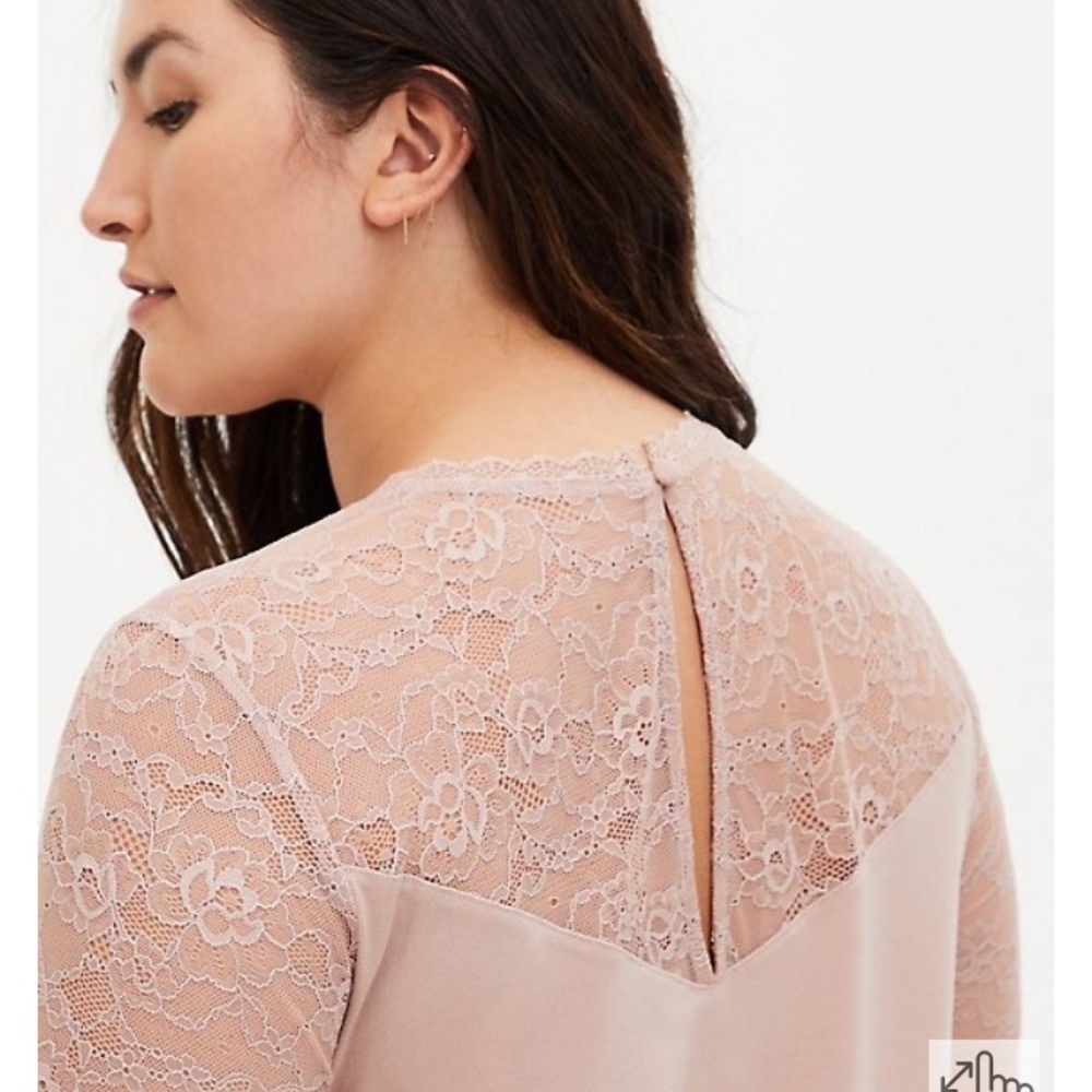 9.TORRID TAUPE CREPE AND LACE SHARKBITE TOP - Picture 6 of 16
